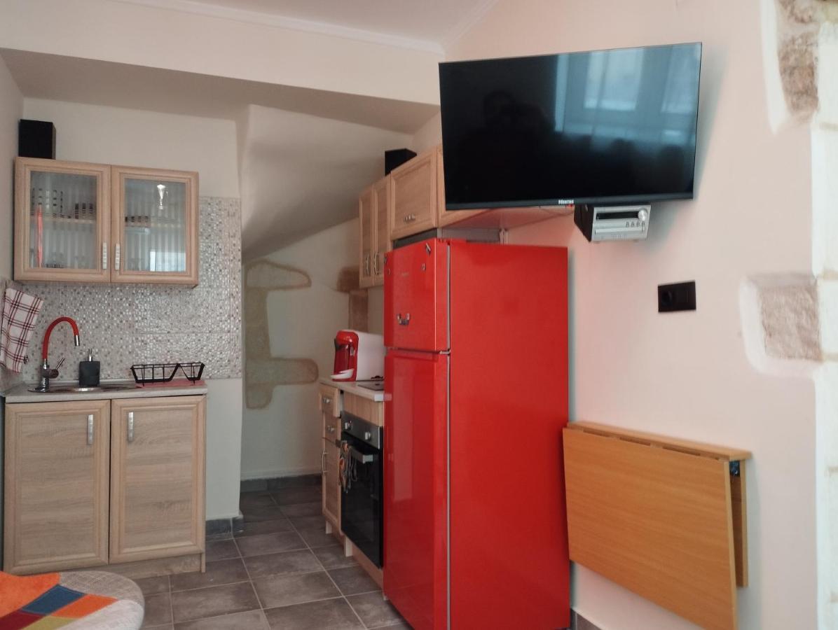 Arcade City Apartment 罗希姆诺 外观 照片