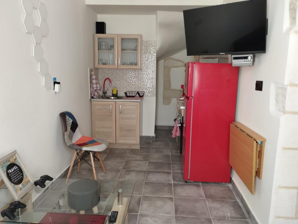 Arcade City Apartment 罗希姆诺 外观 照片